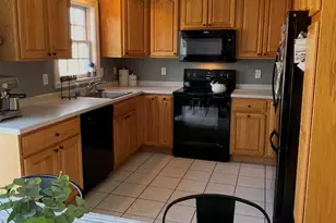 29 Sherburne St, Manchester, NH 03104 - Photo 4
