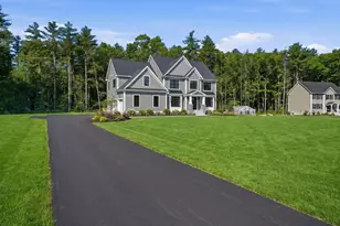 17 Carmel Rd, Pelham, NH 03076 - Photo 2