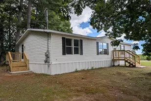 545 Elm St, Milford, NH 03055 - Photo 4