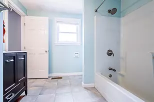 191 Trolley St, Manchester, NH 03103 - Photo 16