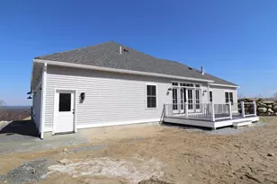 426 Grady Ln, Pembroke, NH 03275 - Photo 4