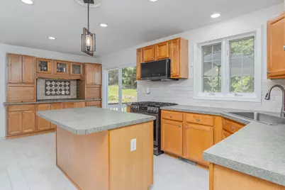 17 Jessica Drive, Merrimack, NH 03054 - Photo 6
