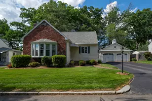 128 Holly Ave, Manchester, NH 03103 - Photo 2