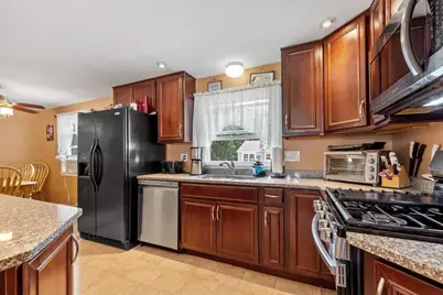 13 Asbury Street, Salem, NH 03079 - Photo 4