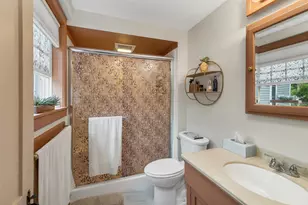 64 N Amherst Rd, Bedford, NH 03110 - Photo 30