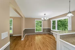 527 N Main St, Wolfeboro, NH 03894 - Photo 10