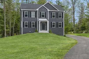 118 Mills Shore Dr, Hampstead, NH 03841 - Photo 1