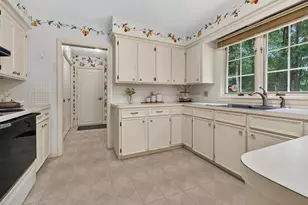 28 Buttonwood Rd, Bedford, NH 03110 - Photo 6