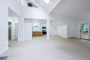 33 Coburn Woods Dr, Nashua, NH 03063 - Photo 8
