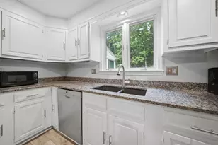 47 Beaver Ln, Bedford, NH 03110 - Photo 18