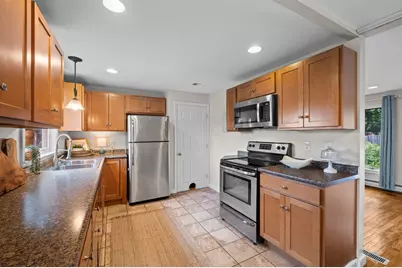 46 Coakley Road, Portsmouth, NH 03801 - Photo 10
