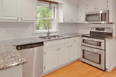 2 Queensway Circle, Nashua, NH 03062 - Photo 10