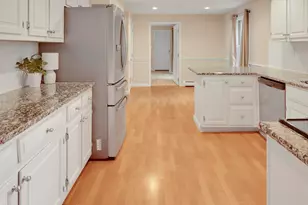 2 Queensway Cir, Nashua, NH 03062 - Photo 12