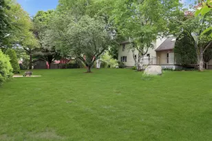 2 Queensway Cir, Nashua, NH 03062 - Photo 38