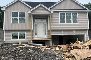 14 Mica Dr, Raymond, NH 03077 - Photo 2