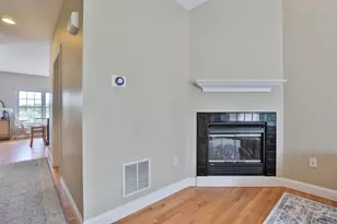 72 Mountain Vlg Rd, Windham, NH 03087 - Photo 6