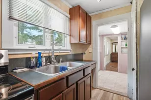 625 Douglas St, Manchester, NH 03102 - Photo 14