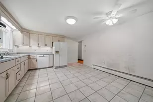 19 Carroll St, Nashua, NH 03063 - Photo 12