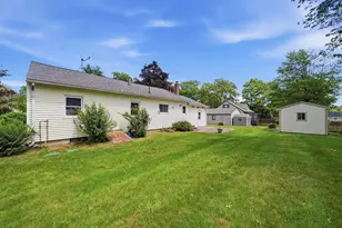 19 Carroll St, Nashua, NH 03063 - Photo 32
