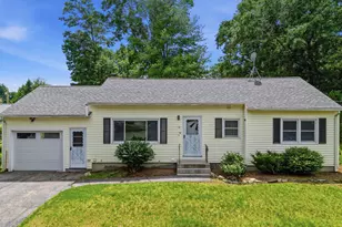 19 Carroll St, Nashua, NH 03063 - Photo 4