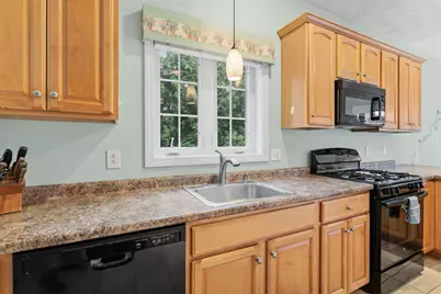 28 Saint Andrews Way, Londonderry, NH 03053 - Photo 8