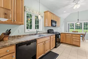 28 St Andrews Way, Londonderry, NH 03053 - Photo 6
