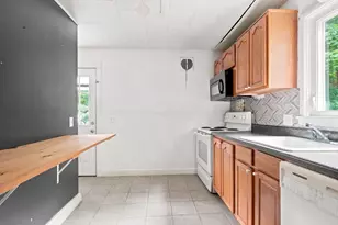 25 Kendall Ave, Manchester, NH 03103 - Photo 14