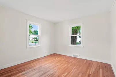 25 Kendall Avenue, Manchester, NH 03103 - Photo 8