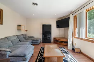 8 Cottage Ct, Farmington, NH 03835 - Photo 2