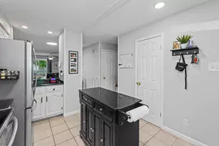 4 Granite Cir, Merrimack, NH 03054 - Photo 4