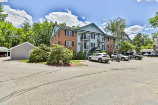 9 Northbrook Dr, Manchester, NH 03102 - Photo 2