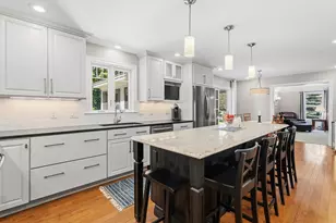 7 Premier Dr, Londonderry, NH 03053 - Photo 16