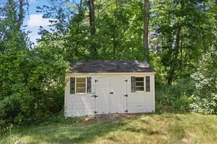 7 Premier Dr, Londonderry, NH 03053 - Photo 12