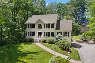 7 Premier Dr, Londonderry, NH 03053 - Photo 2