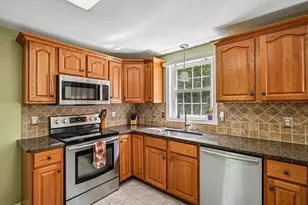 8 Hazelwood Dr, Salem, NH 03079 - Photo 14