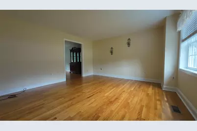 2 Farmington Road, Nashua, NH 03060 - Photo 4