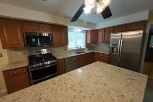 2 Farmington Rd, Nashua, NH 03060 - Photo 10