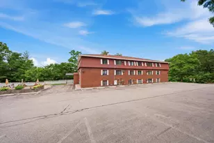 555 Calef Rd, Manchester, NH 03103 - Photo 14