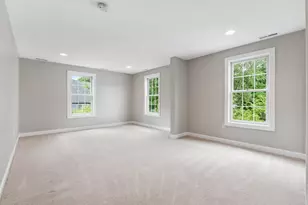 271 Merritt Nyberg Ln, Manchester, NH 03104 - Photo 16