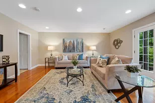 271 Merritt Nyberg Ln, Manchester, NH 03104 - Photo 4