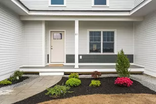 97 Driftwood Cir, Sandown, NH 03873 - Photo 2
