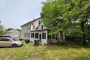 164 Pleasant St, Claremont, NH 03743 - Photo 22