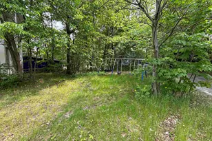 164 Pleasant St, Claremont, NH 03743 - Photo 24