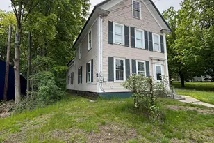 164 Pleasant St, Claremont, NH 03743 - Photo 2