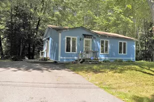 25 Woodlawn Ave, Hillsboro, NH 03244 - Photo 1