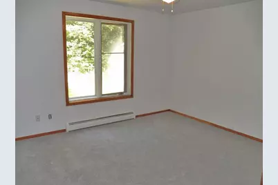 25 Woodlawn Avenue, Hillsboro, NH 03244 - Photo 14