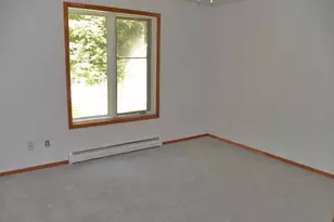 25 Woodlawn Ave, Hillsboro, NH 03244 - Photo 14