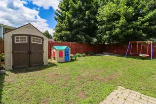 136 Morgan St, Manchester, NH 03102 - Photo 6
