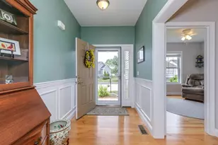 39 Morrison Dr, Londonderry, NH 03053 - Photo 2