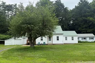 27 Ainsworth Rd, Claremont, NH 03743 - Photo 1